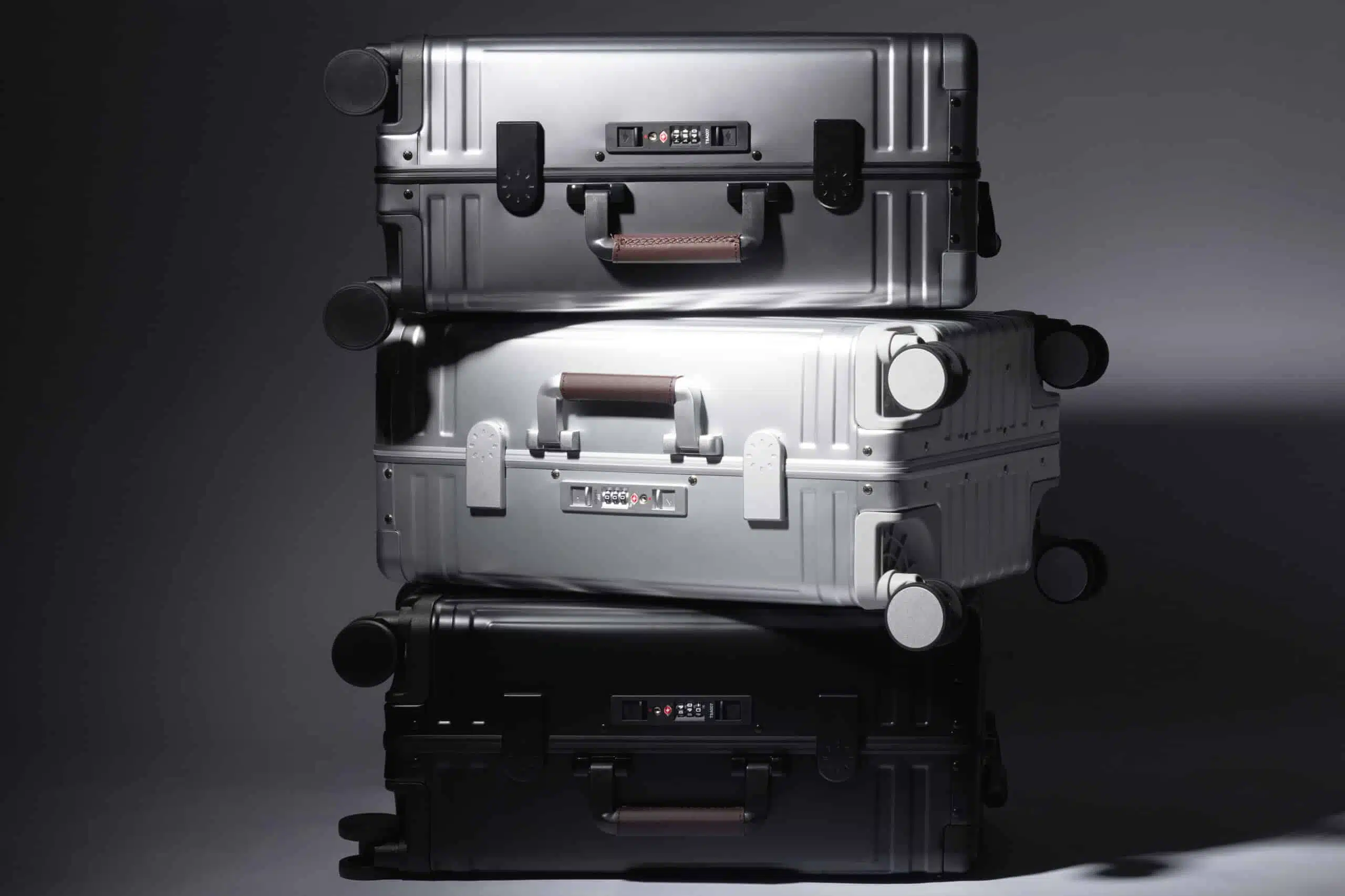 What Makes Aluminum Suitcases the Best Choice for Protection? - Billstone